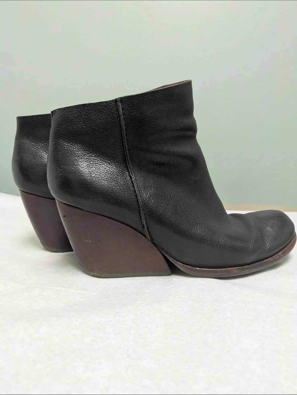 Kork-Ease Natalya Black Leather Ankle Booties w/Side Zip Sz:8.5 Boho Chunky Heel
